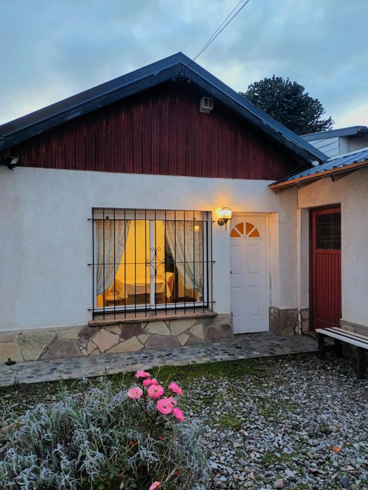 Casa Centro Barilocheヴィラ エクステリア 写真